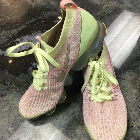 Nike Air Vapormax Flyknit 3 Women's Barely Volt Taupe AJ6910-700 - Size 10.5